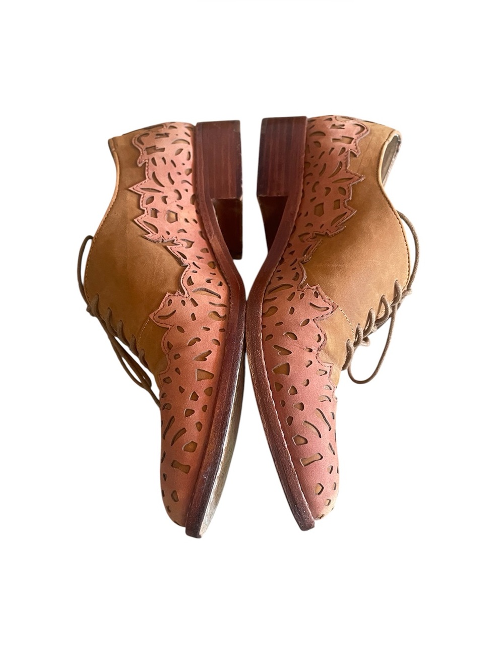 Pour La Victoire Women's Fedra Oxford Flat size 7